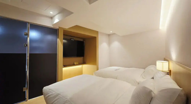 Четырёхместный номер Deluxe Tria Hotel