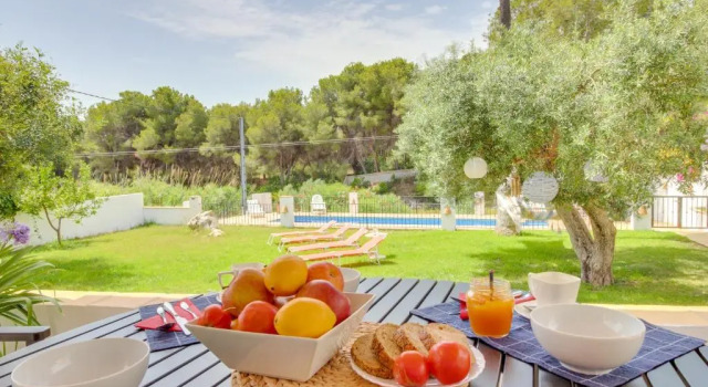 Вилла Villa la Siesta by HMR Holidays