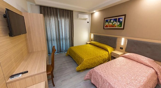 Western Star Hotel, Rezerwuj Hotel Hotele w Durres County z parkingiem, Parking