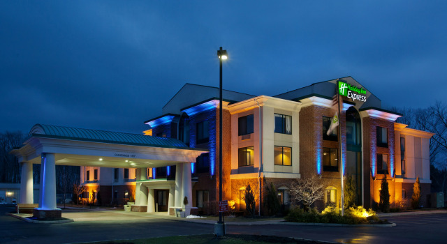 Holiday Inn Express & Suites North Lima by IHG, Rezerwuj Hotel North Lima 