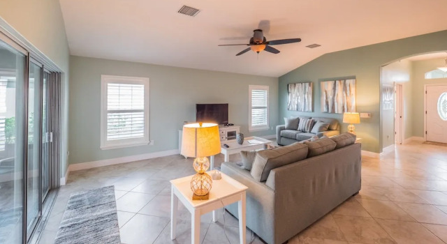 Gullberry Place 1626 by White Pelican VR
