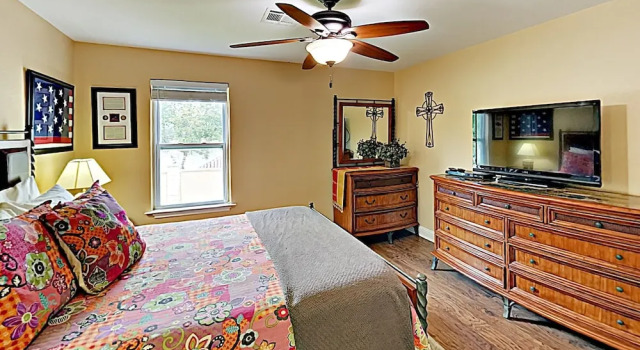 New Listing! Lakefront Beauty W/ Boat Launch 4 Bedroom Home, Забронировать Дом для отпуска Кингсленд Texas Hill Country