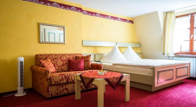 Семейный номер Standard Hotel Löwen-Weinstube