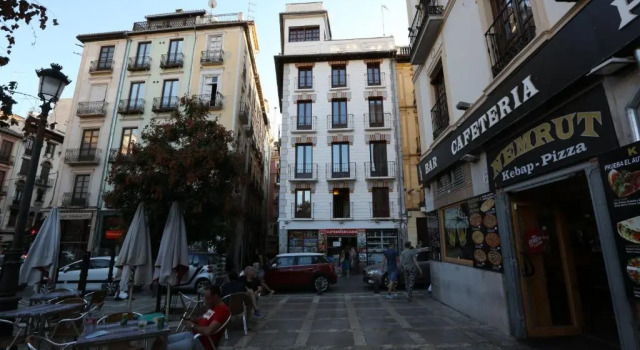 Hermosa 7, Забронировать Отель Гранада Granada Province, рядом с Музей народных традиций и искусств Los Tiros de Granada