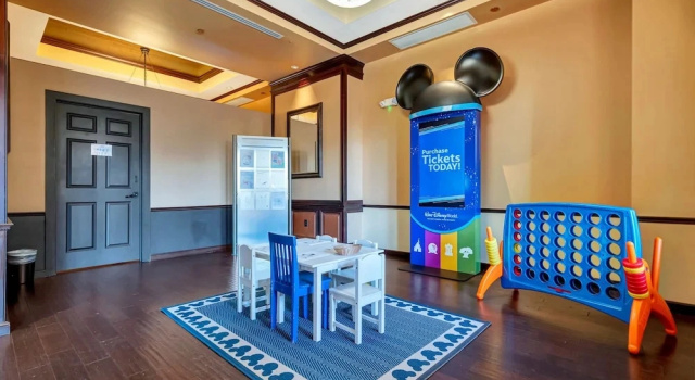 Коттедж 2BR Fireworks View With Pool Spa 5 Minutes to Disney