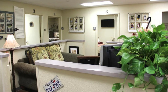 A Place to Stay Reservations Rooms, Забронировать Отель Бандера Texas Hill Country, рядом с Bandera City Park
