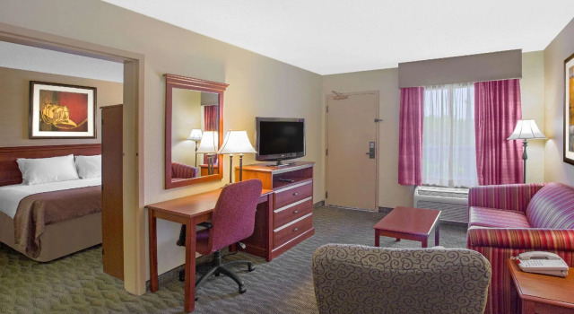 Двухместный люкс Studio 6 Suites Jacksonville, NC - Camp LeJeune