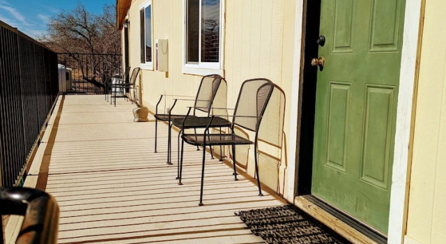 Standard Bungalow mit Balkon Kingman KOA