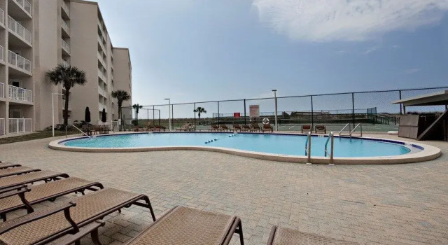 Gulf Shore Condo #116 - 2 Br condo by RedAwning, Varaa Huoneisto Destin Emerald Coast