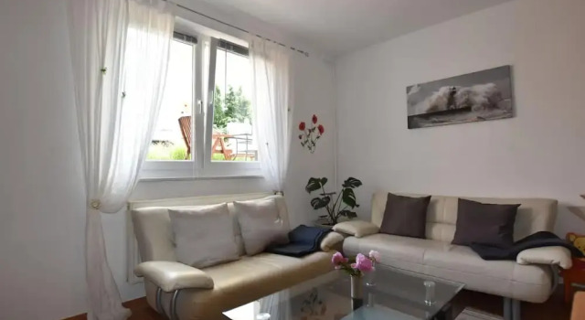 Geraeumige Ferienwohnung an der Ostsee, Забронировать Апартаменты/квартира Каринерланд земля Мекленбург-Передняя Померания