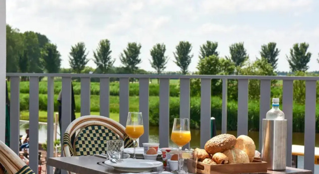 Трёхместный номер Standard с балконом Hotel Villa GROET uit Avenhorn