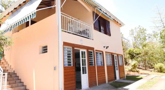 Gîte Moringa, Rezerwuj Hotel Hotele w Basse-Terre z parkingiem, Parking