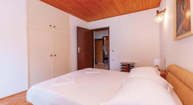 Amazing Home in Jadrija With Wifi and 2 Bedrooms