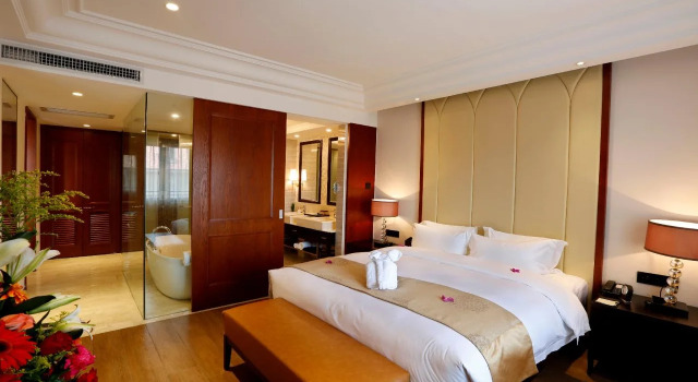 Hainan Yatai Hot Spring Hotel, Book Hotel Hotels in Hainan with a Pool, Swimming Pool