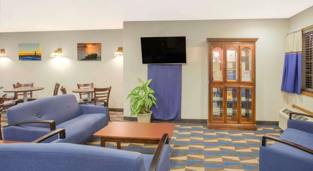 Microtel Inn & Suites by Wyndham Manistee