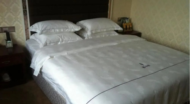 Dujiangyan Huaxi Hotel, Rezerwuj Hotel Dujiangyan Chengdu