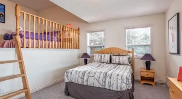 Sunset Peak - 3 Bed / 4 Bath Home, Book Hotel Hoteller i Cherryville med parkering, Parkering