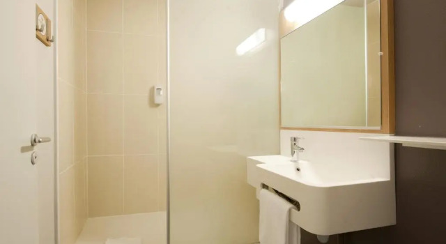Трёхместный номер B&B HOTEL Lyon Centre Part-dieu Gambetta