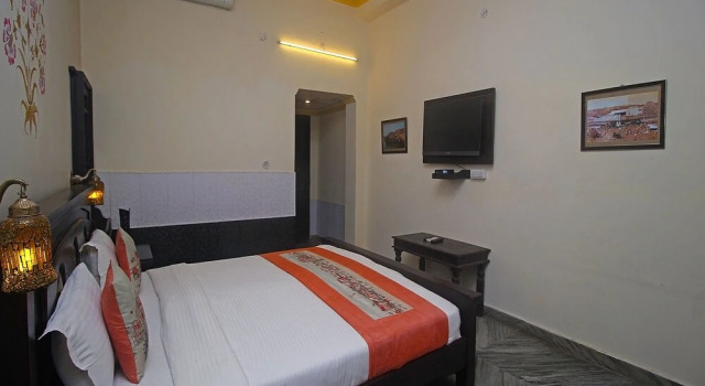 OYO 8515 Ashok Palace, Забронировать Отель Отели штата Раджастхана 3 звезды, 3*