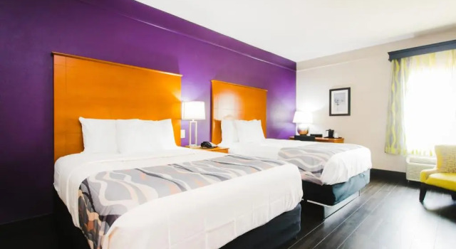 Четырёхместный номер Standard Palacio Royale Inn Signature Katy