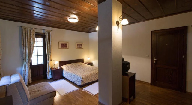 Hotel Ivanov Konak, Reservar Hotel Hotéis em Cetinje County com estacionamento, Estacionamento