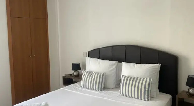 Suite 007 at Valentina Paphos Elevated Comfort for Four, Rezerwuj Apartament Pafos Pafos, w pobliżu Markideio Theatre