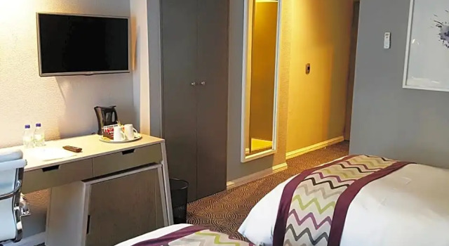 Четырёхместный номер Standard Holiday Inn Johannesburg OR Tambo Airport Hotel by IHG