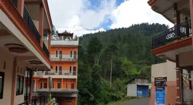 Hollymoon Sekar Ayu Hotel