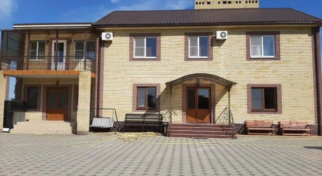 Guest House on Pobedy 7A, Забронировать Гостевой дом Отели Побережья Азовского морей с парковкой, Парковка