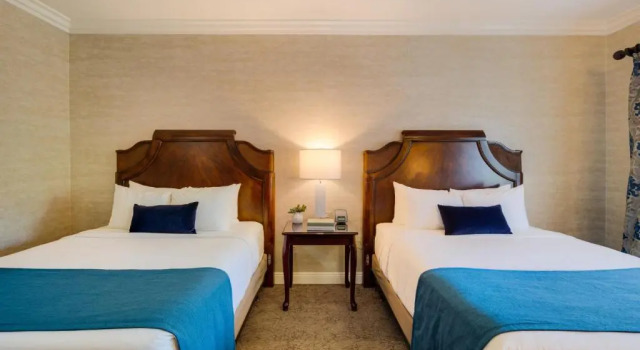 Четырёхместный номер Standard Ayres Suites Diamond Bar