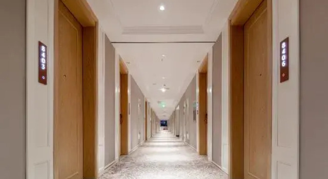 Vienna Hotel Honghu Aiguo Road Branch, Prenota Hotel Hotel a Hubei con parcheggio, Parcheggio