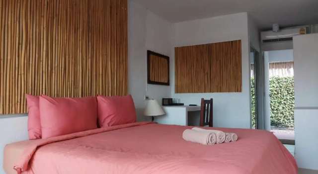 Номер Standard Chasorn Riverside Resort