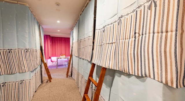 Кровать в общем номере Nikko Inn Minamisenba - Hostel