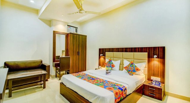 Номер Standard FabHotel Solitaire Inn