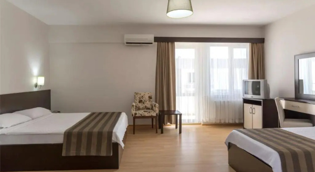 Четырёхместный номер Standard Troas Beach Hotel