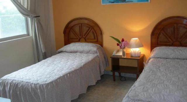Hotel Castelnuovo, Забронировать Отель Атакамес Эсмеральдас, рядом с Пляж Атакамес