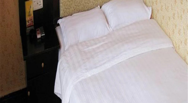 Jinfeng Hostel Anxinbei Road Store, Забронировать Хостел Хостелы Гуйлинь, рядом с Guilin Department Store, Хостел