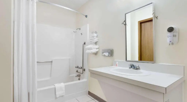 Номер Standard Days Inn by Wyndham Concordia