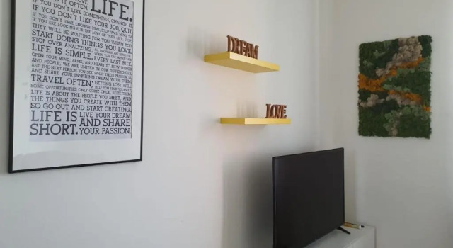 Апартаменты The Yellow Apartment