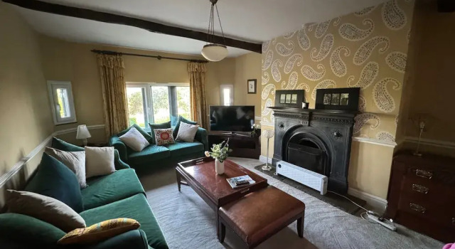 Cosy 4-bed Cottage - Scenic Retreat, Aga & Wifi, จอง บ้านพักตากอากาศ โบลตัน Greater Manchester