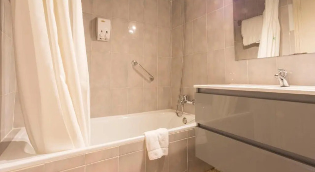 Номер Economy Hotel Castell Blanc