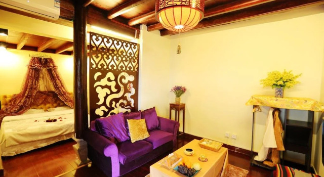 Lijiang Vientiane Lancuo Mosuo Inn, Забронировать Отель Лицзян Юньнань, рядом с Улица Сквер-стрит Древнего города Даянь