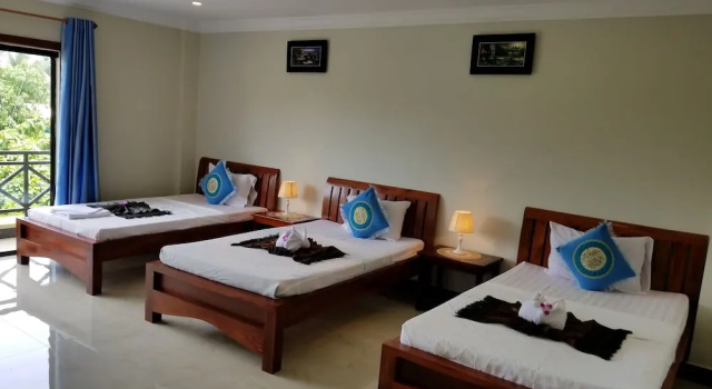Трёхместный номер Standard с балконом Blue Diamond Hostel