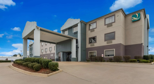 Quality Inn & Suites Pearl-Jackson, Buchen Sie Hotel Pearl Mississippi