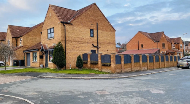 Коттедж 4-bed House With Private Garden in Barnsley!