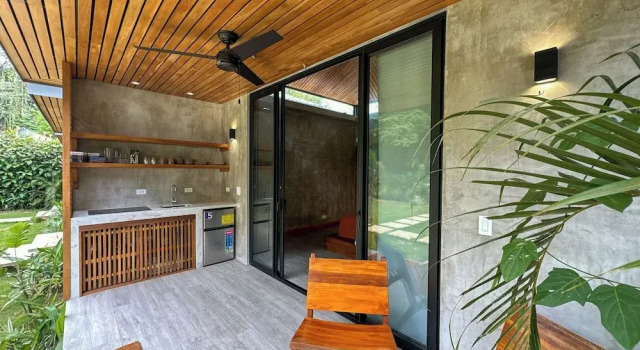Serenity Wave Bungalow, Varaa Lomakoti Mökit kohteessa Cocles, Mökki