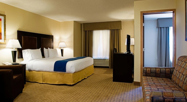 Люкс Holiday Inn Express & Suites-Regina-South by IHG