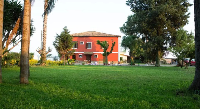 Семейный номер Standard с видом на сад B&B La Chora Di Paestum