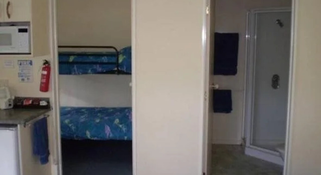 Beach Motel & Cabins, Rezerwuj Motel Hotele w Auckland Region z parkingiem, Parking