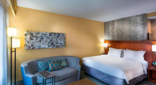 Номер Standard Courtyard Greensboro Airport